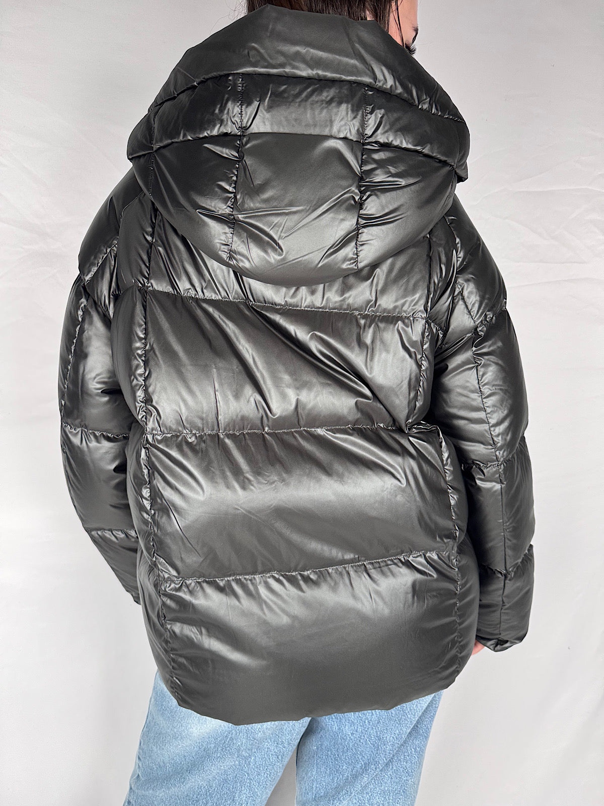 Piumino Corto Maxi Collo e Cappuccio Vicolo Nero