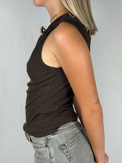 Top a Costine con Dettaglio Gioiello Oro Vicolo Marrone