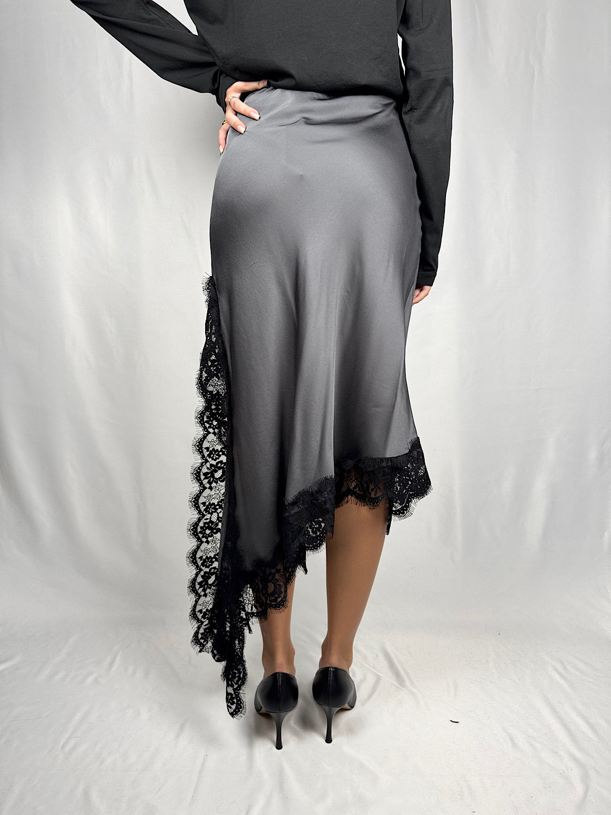 Gonna con Spacco Dettagli Pizzo Asimmetrica Grigio/Nero Vicolo