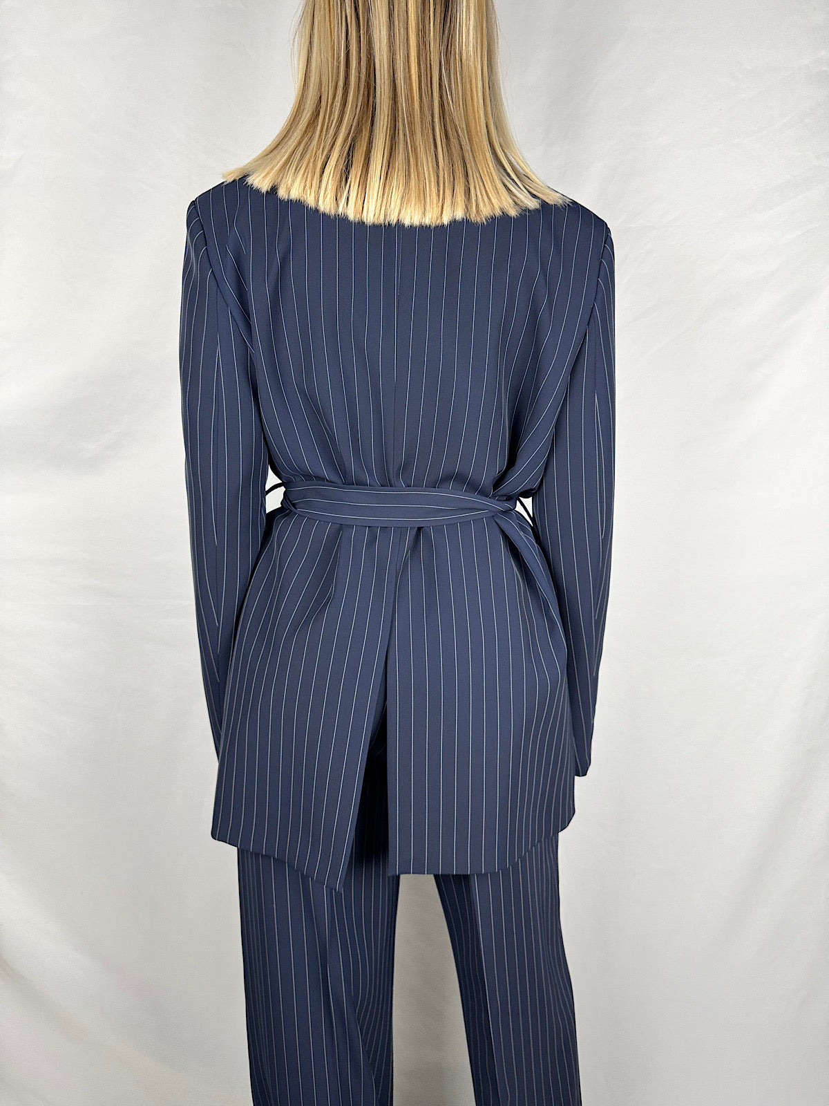 Blazer Gessato con Cintura Blu Vicolo