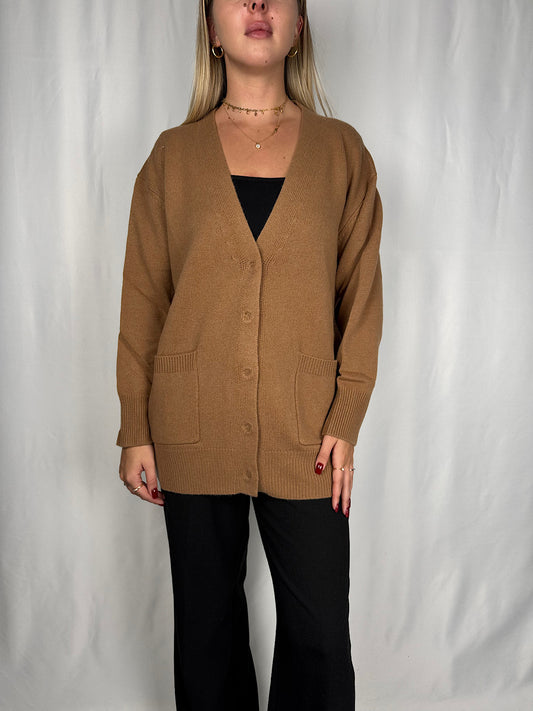Cardigan Over Cammello Vicolo