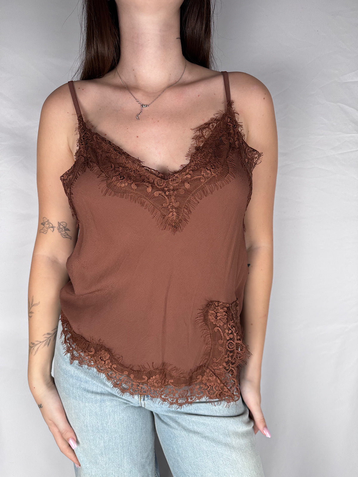 Top con Pizzo Tensione in Cuoio