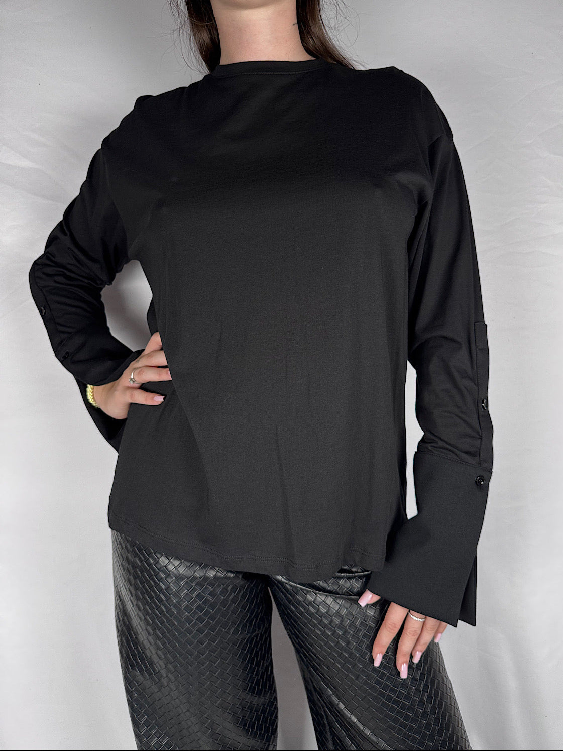 T-shirt Long Sleeve Dettaglio Bottoni Vicolo Nero