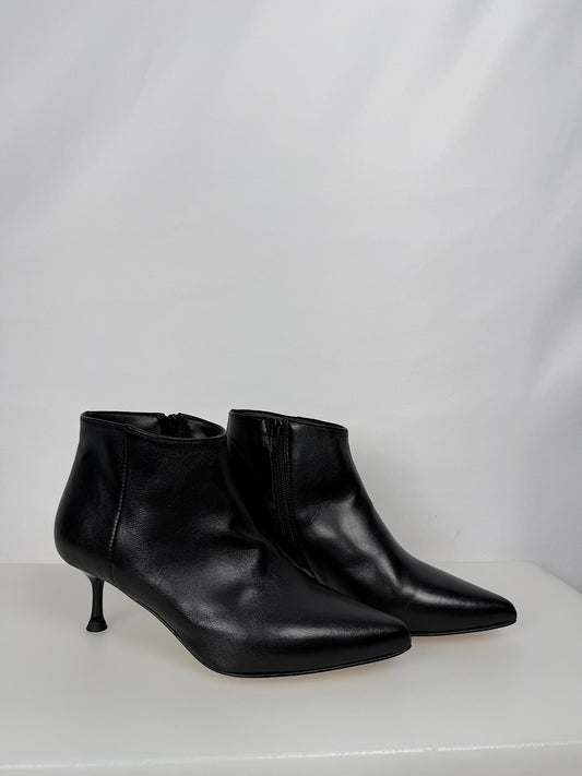 Stivale Basso con Tacco a Spillo Divine Follie Nero