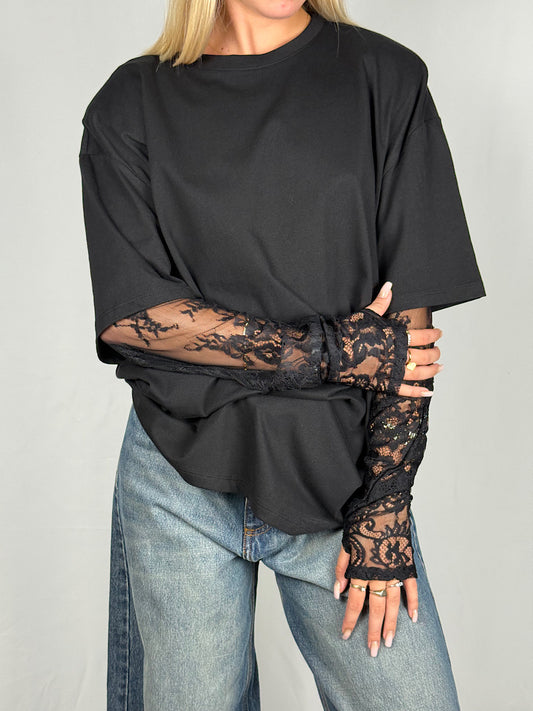 T-Shirt con Maniche in Pizzo Nera Vicolo