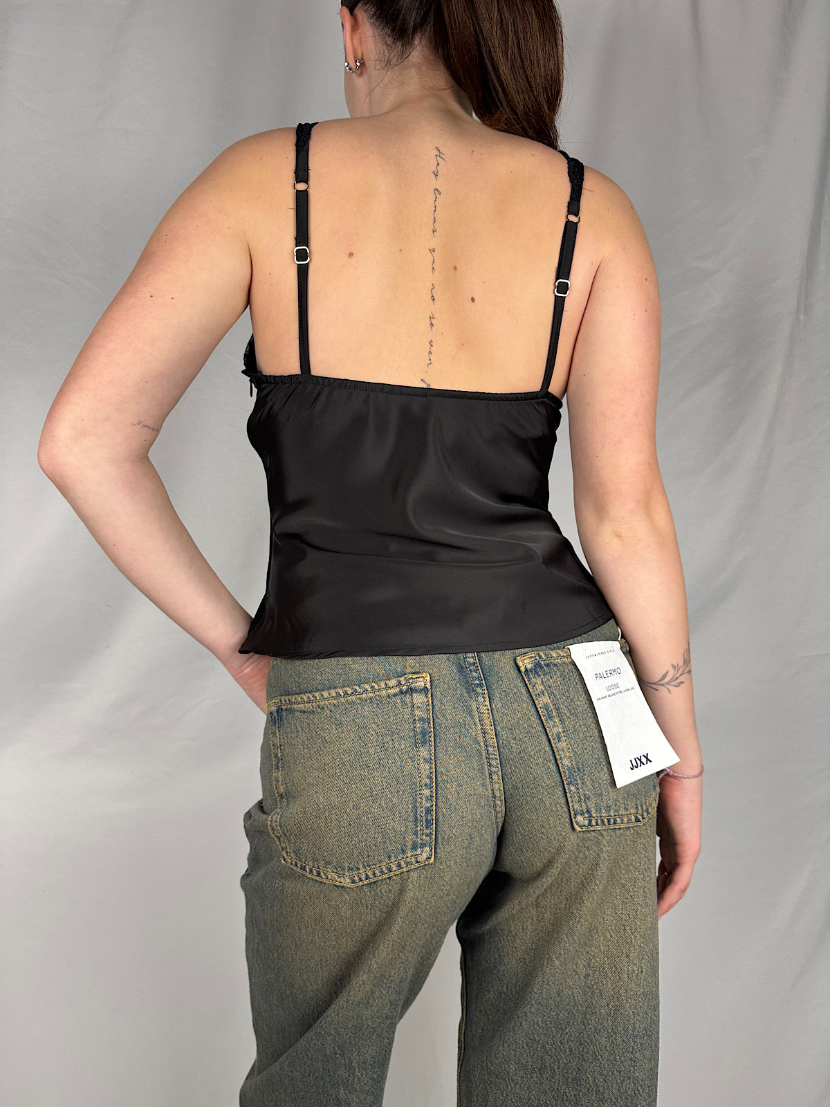 Top con Pizzo Nero Vicolo