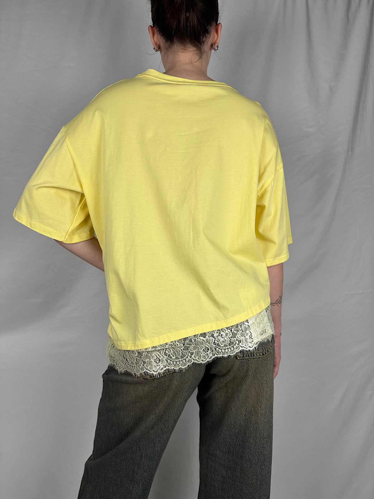 T-Shirt con Pizzo Giallo Armonia