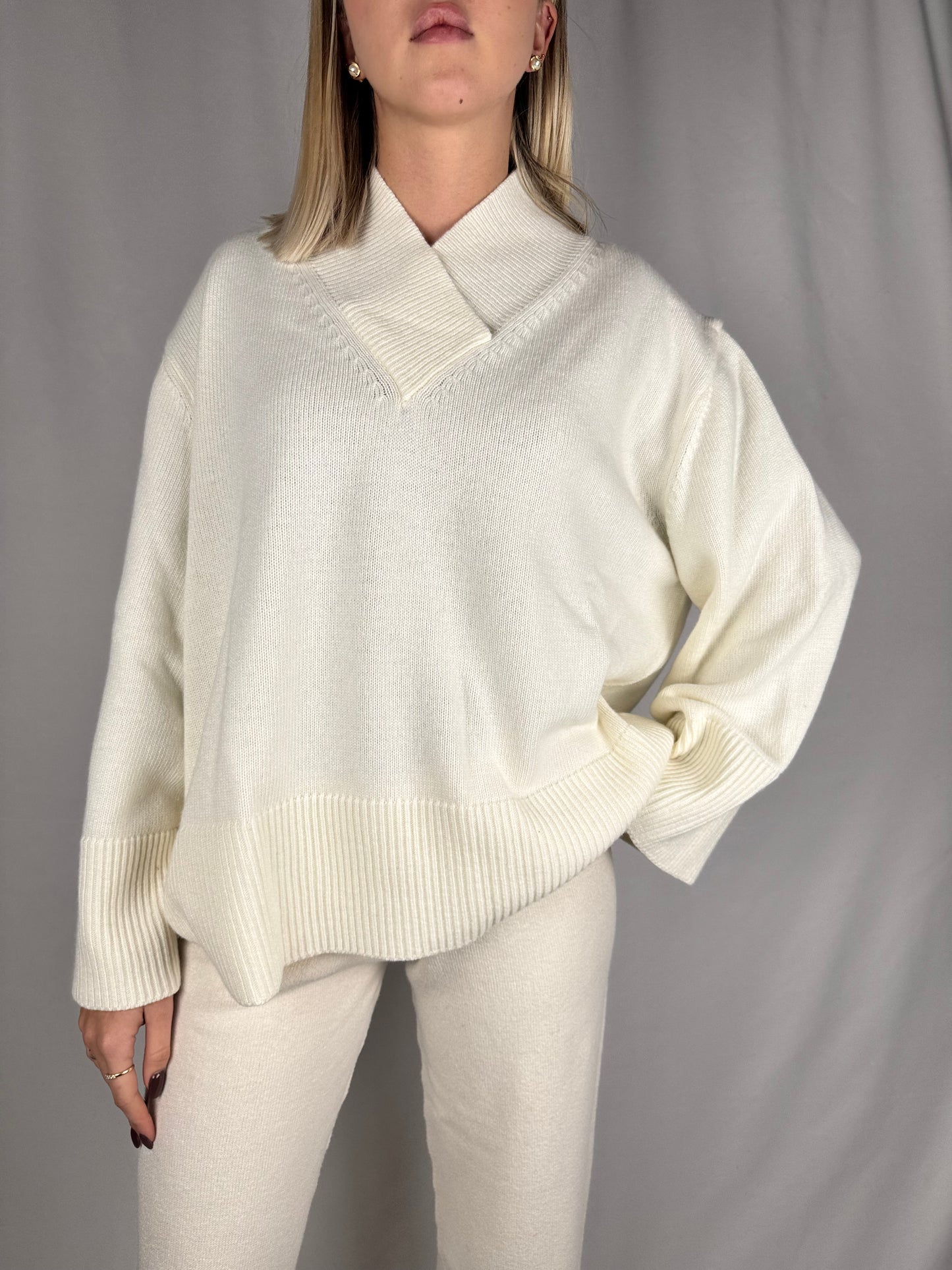 Maglia Collo V Bianca Vicolo