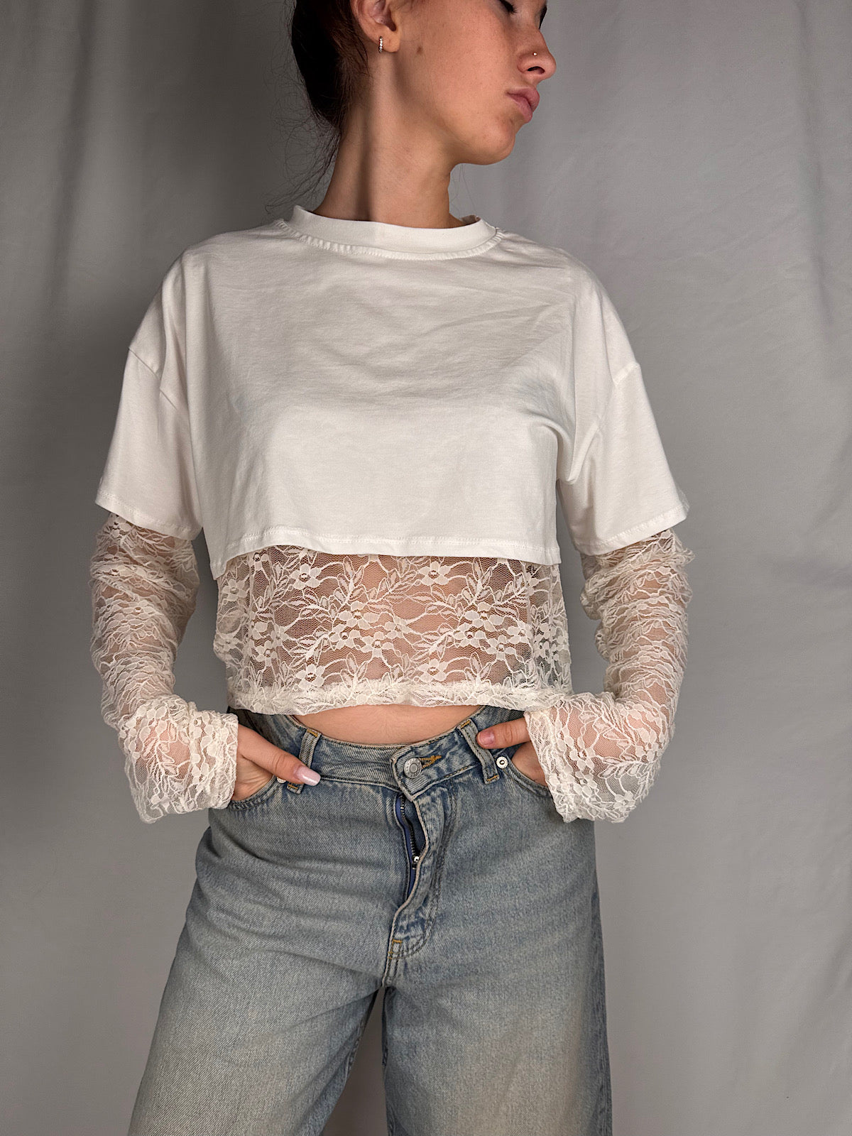 Completo T-shirt Crop + Maglia Pizzo Armonia Bianca