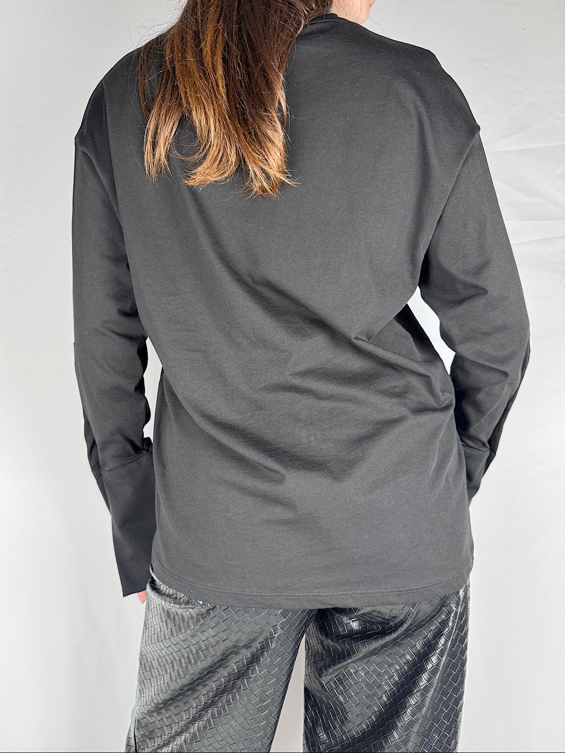 T-shirt Long Sleeve Dettaglio Bottoni Vicolo Nero