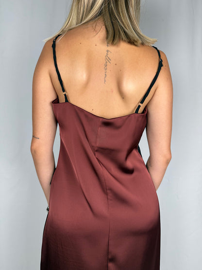 Abito Sottoveste Bordeaux con Pizzo Nero Tensione-In