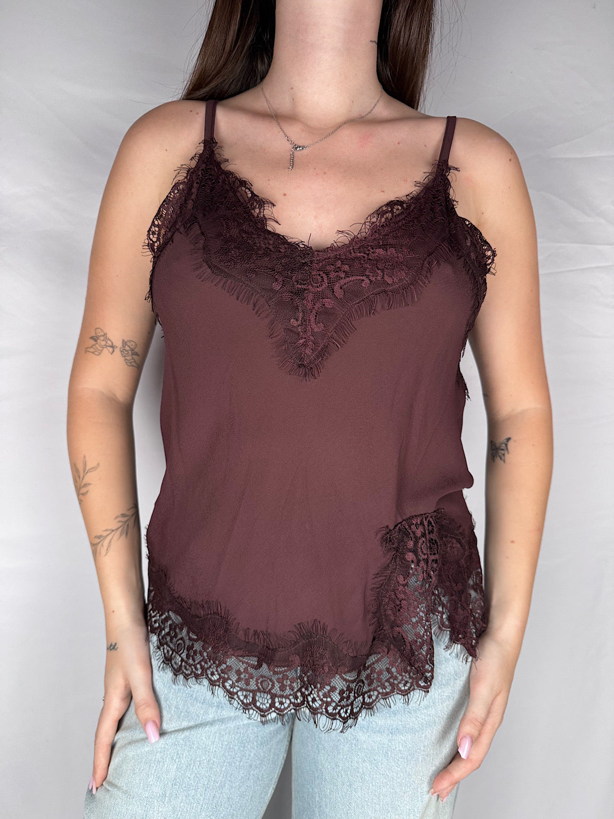 Top con Pizzo Tensione in Prugna