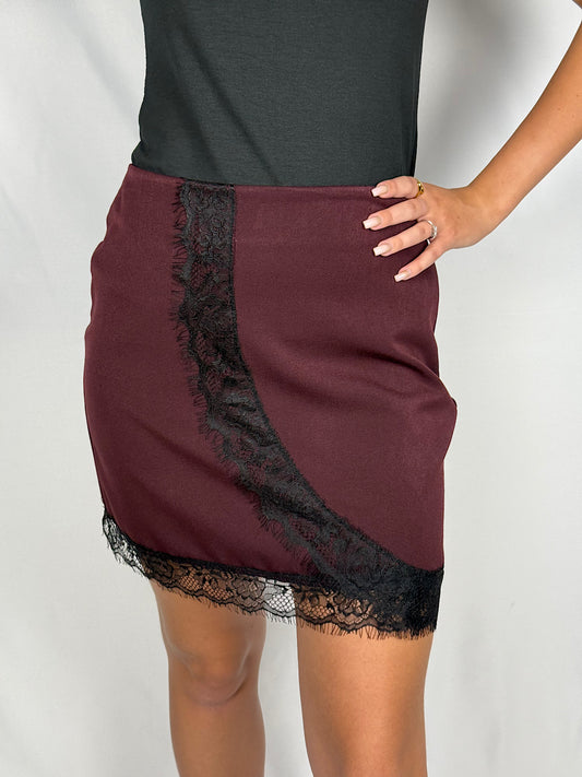 Gonna con Pizzo Nero SusyMix Vino