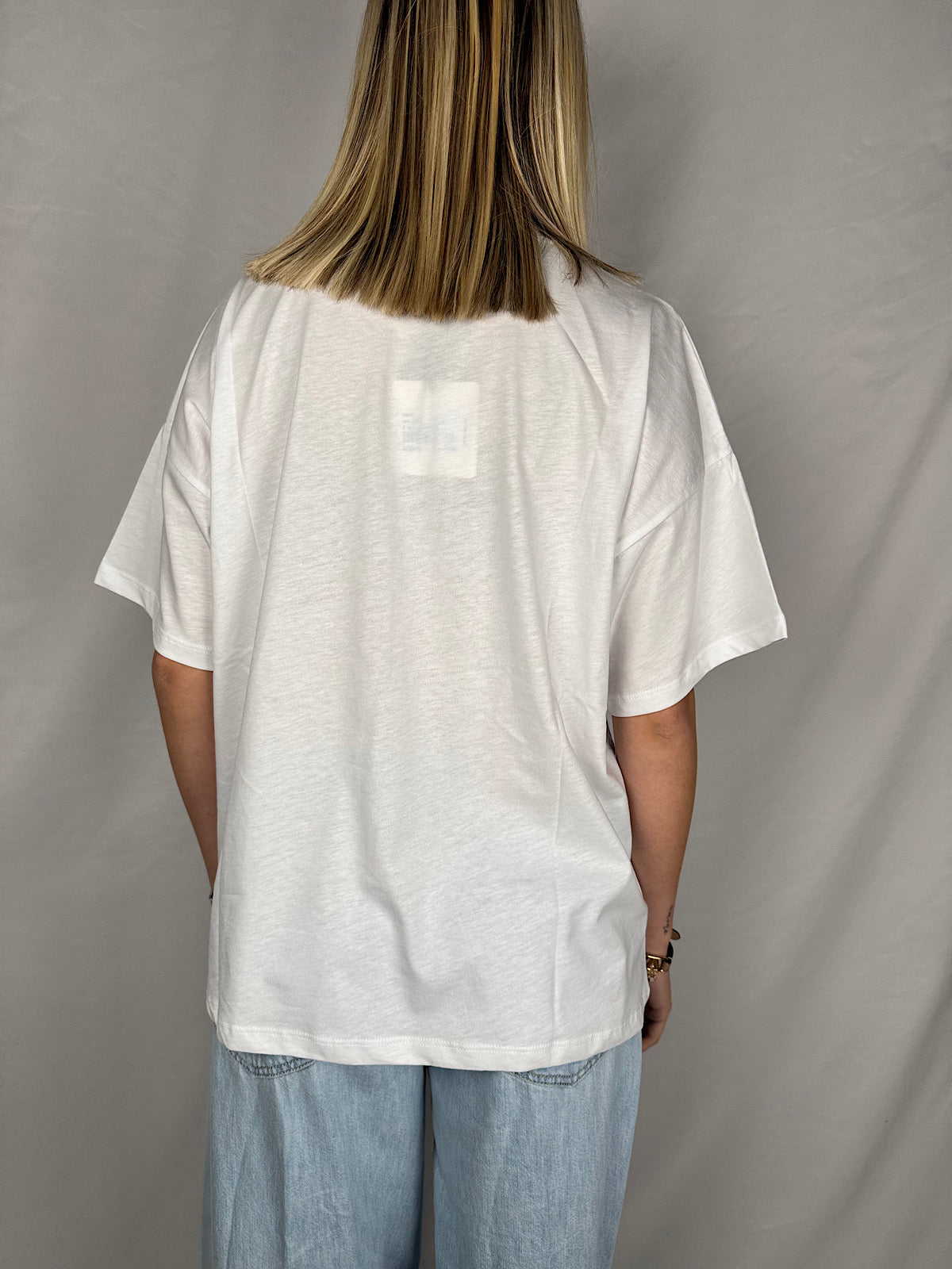 T-Shirt Bianca con Stampa Vicolo
