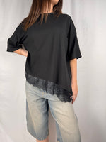 T-Shirt Con Pizzo sul Fondo Armonia Nera