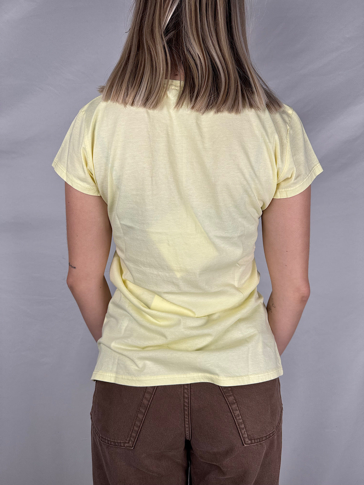 T-Shirt Basic Scollo a V Gialla Susy Mix