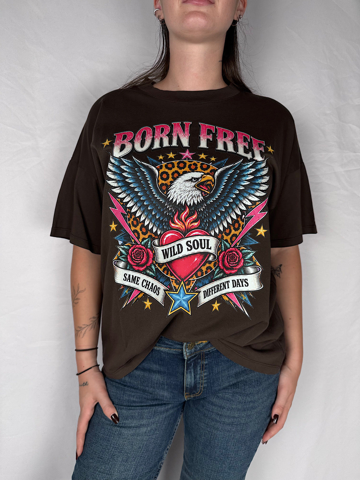 T-shirt con Stampa " Born Free" Vicolo Fondente