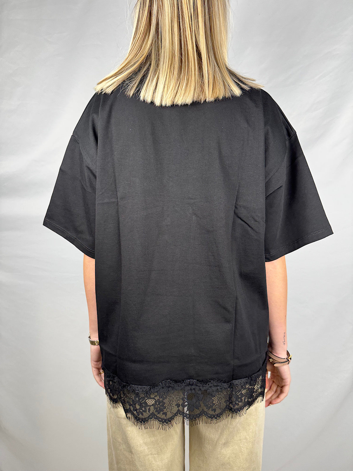 T-Shirt Over con Pizzo Nero Susy-Mix