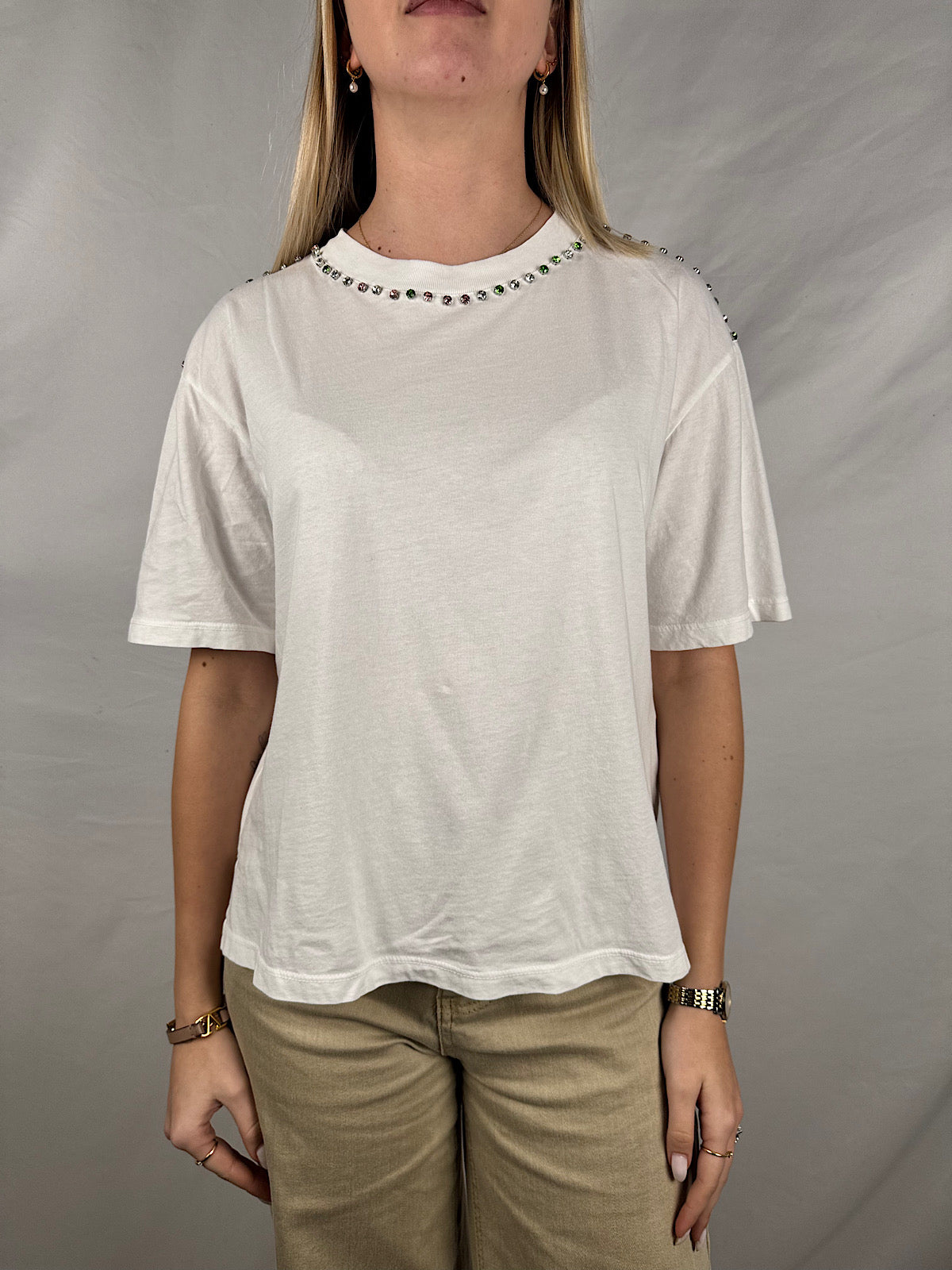 T-Shirt Bianca con Cabochon Colorati Vicolo