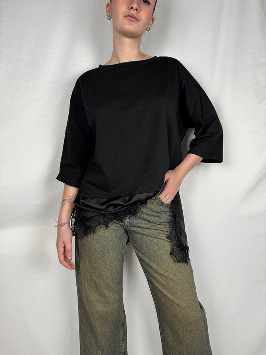 T-Shirt con Pizzo Asimmetrica Armonia Nera