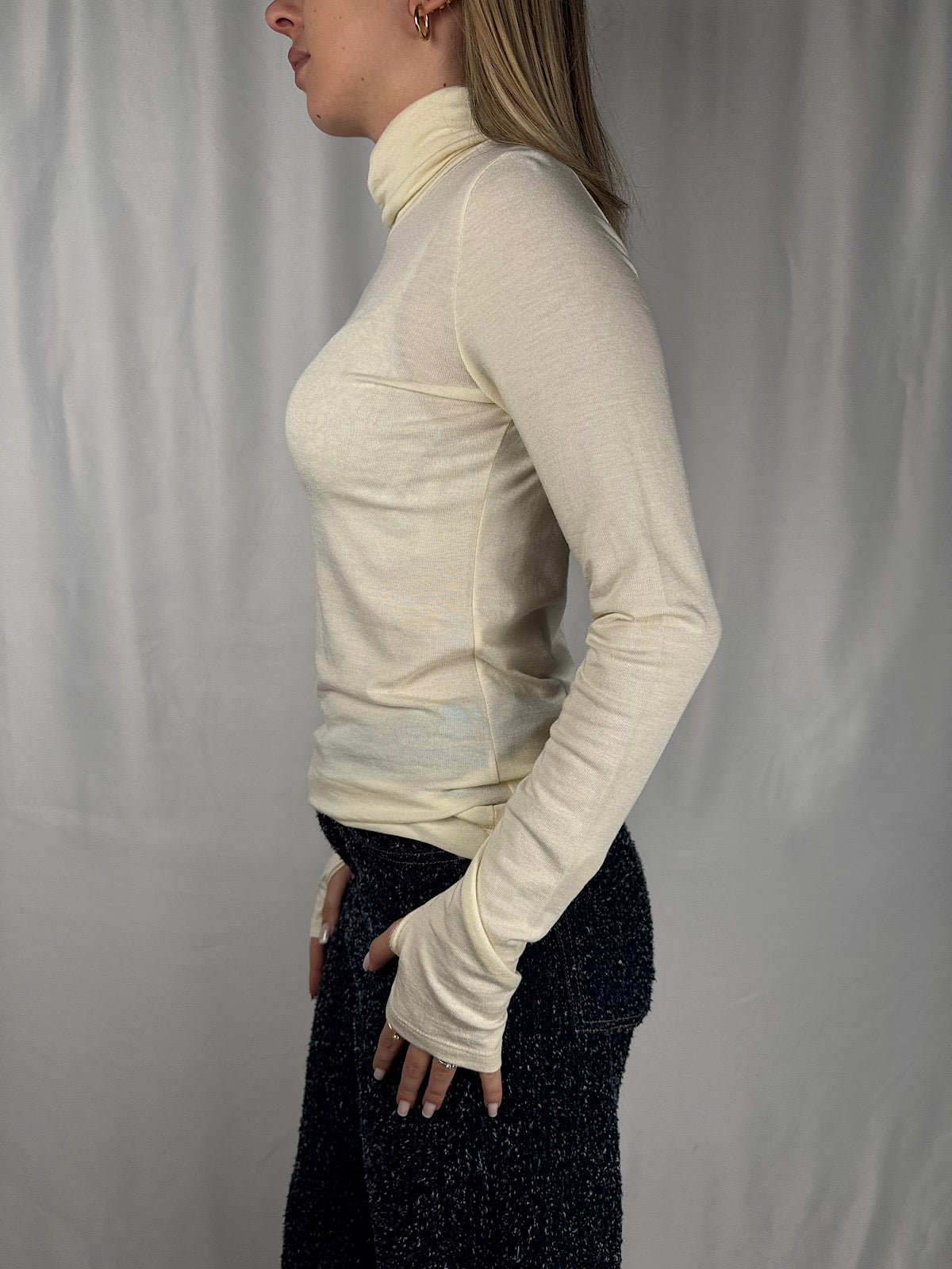 Maglia Manica Lunga a Collo Alto Bianca Vicolo