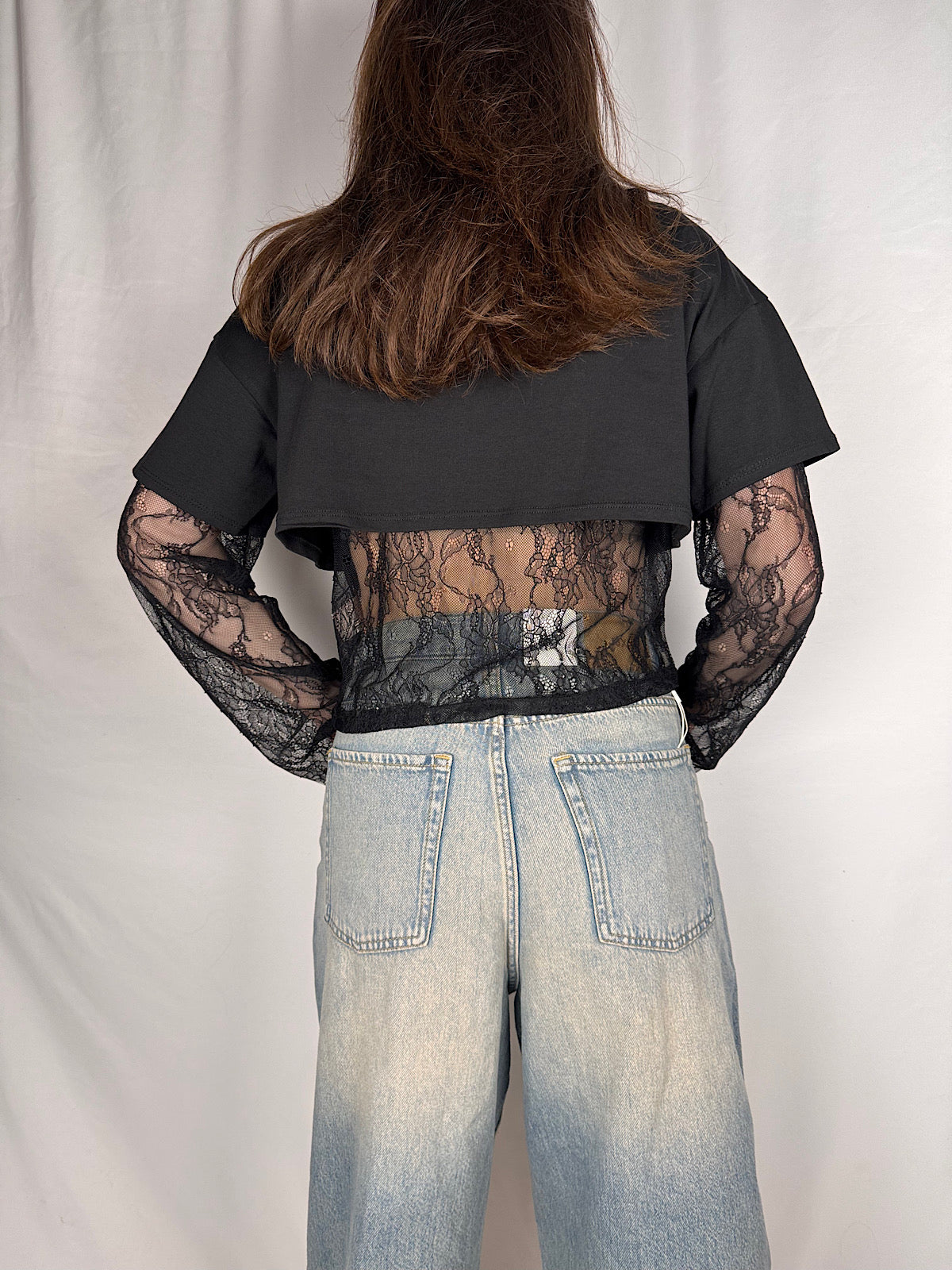 Completo T-shirt Crop + Maglia Pizzo Armonia Nero