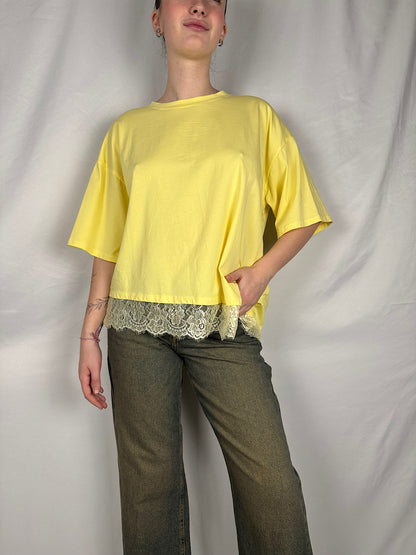 T-Shirt con Pizzo Giallo Armonia