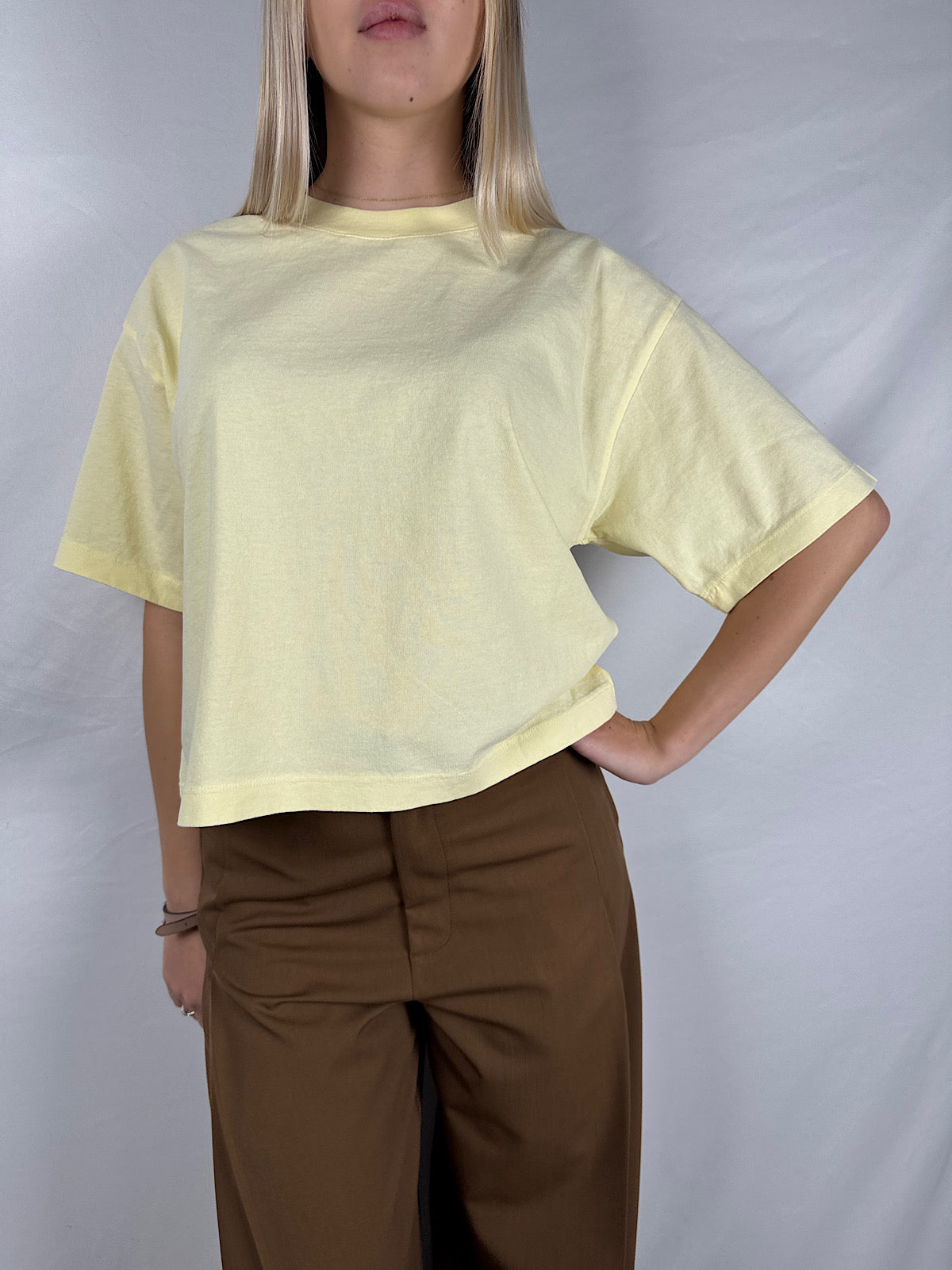 T-Shirt Cropped Gialla Vicolo