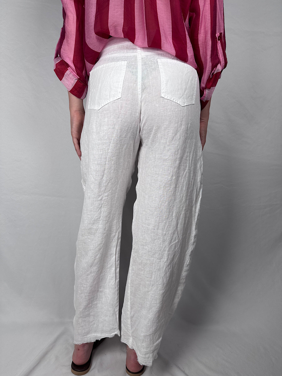 Pantalone Barrel Lino Sfrangiato Tensione In Bianco