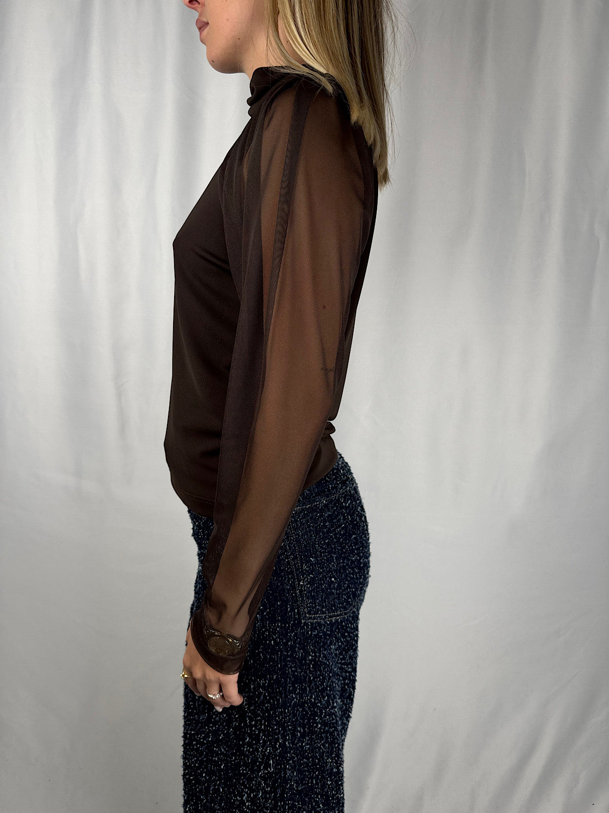 Maglia con Maniche in Tulle Marrone Vicolo