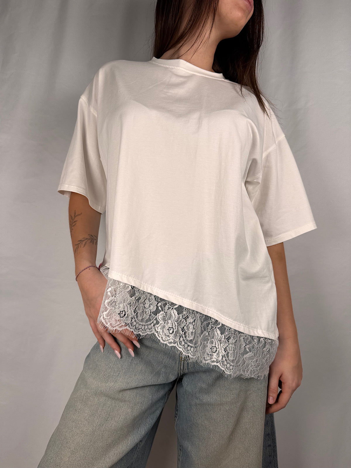 T-Shirt Con Pizzo sul Fondo Armonia Bianca