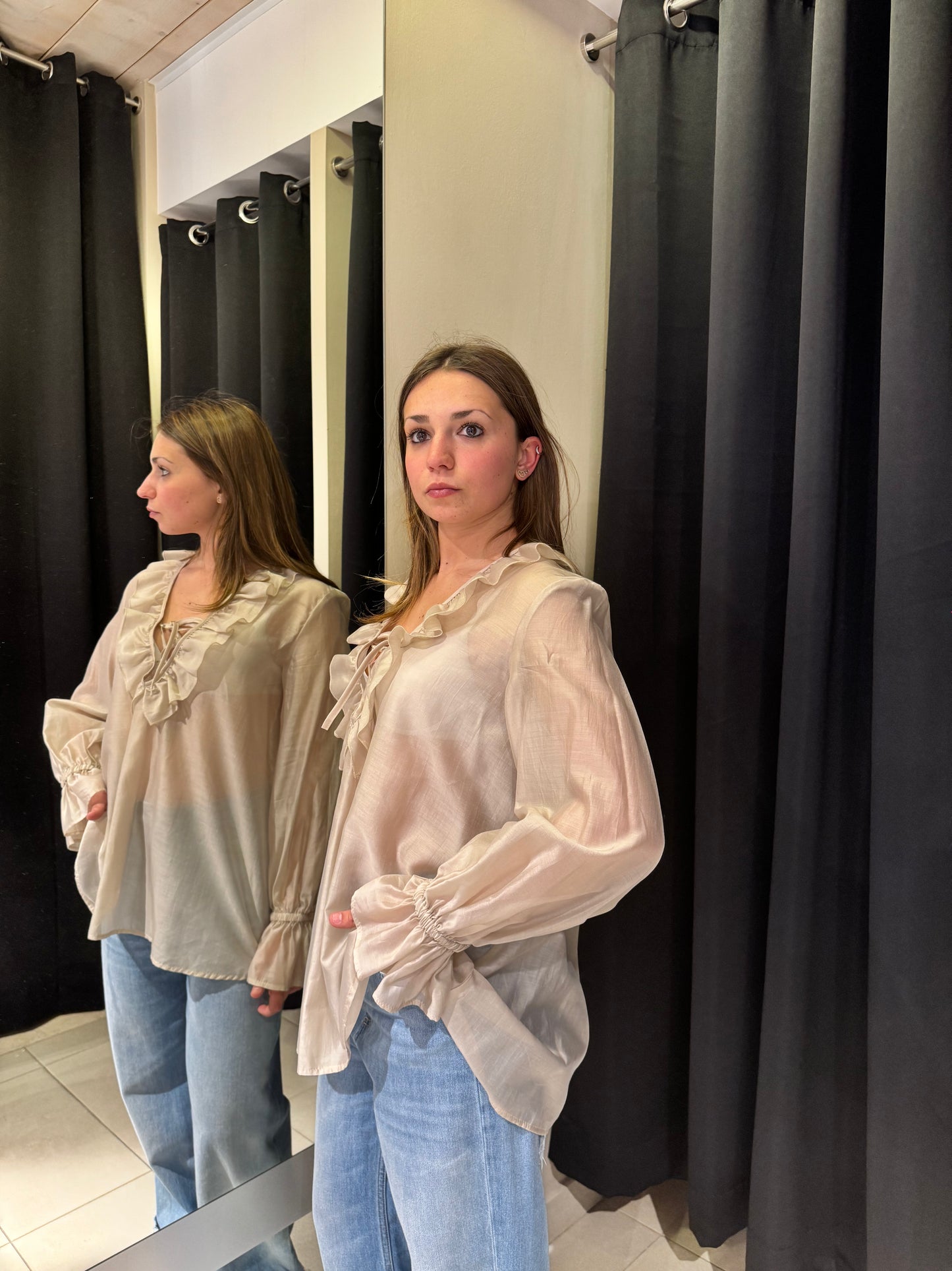 Camicia Con Rouches E Lacci Beige