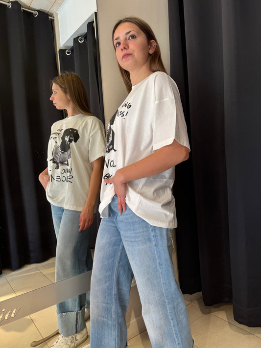T-Shirt Over Stampa Bassotto Bianca