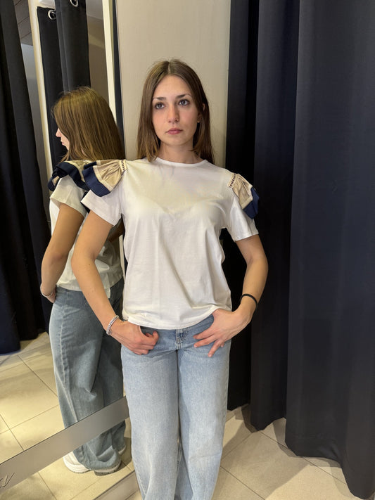 T-Shirt Bianca Manica Volant Beige e Blu