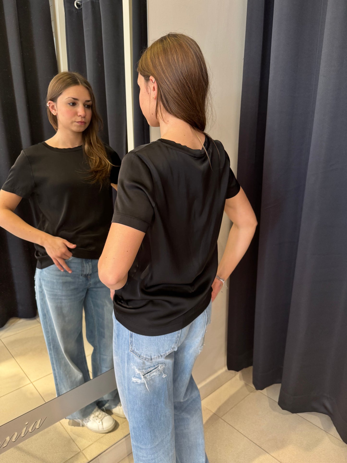 T-Shirt In Satin Girocollo