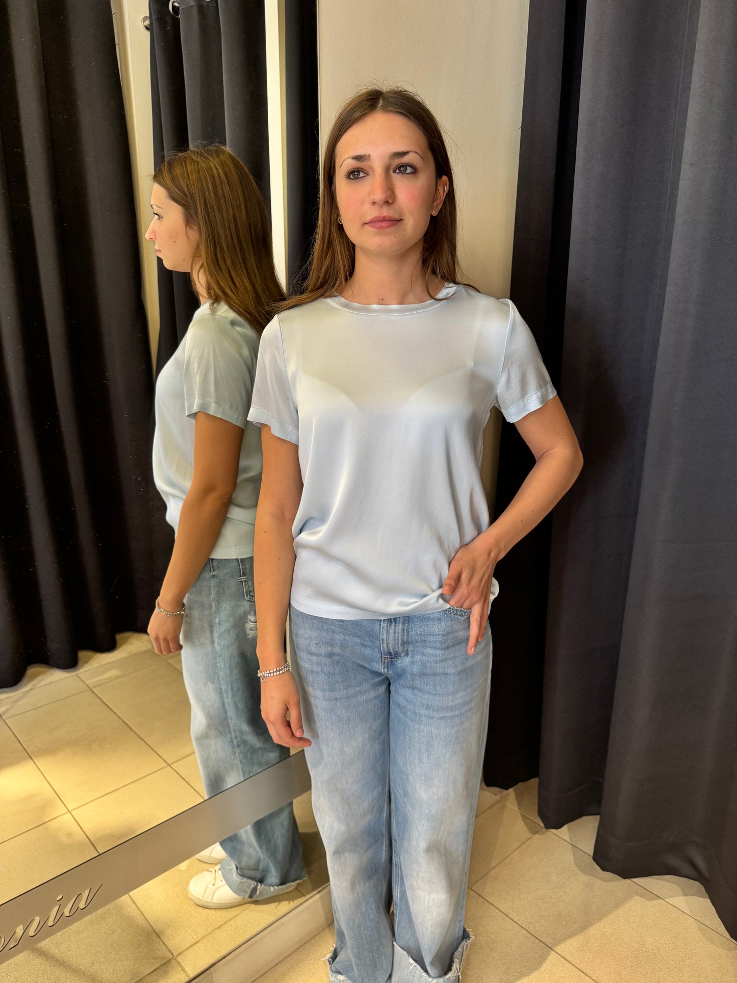 T-Shirt In Satin Girocollo