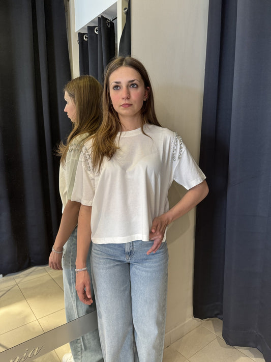 T-Shirt Bianca Basic Con Cabochon Sulle Spalle
