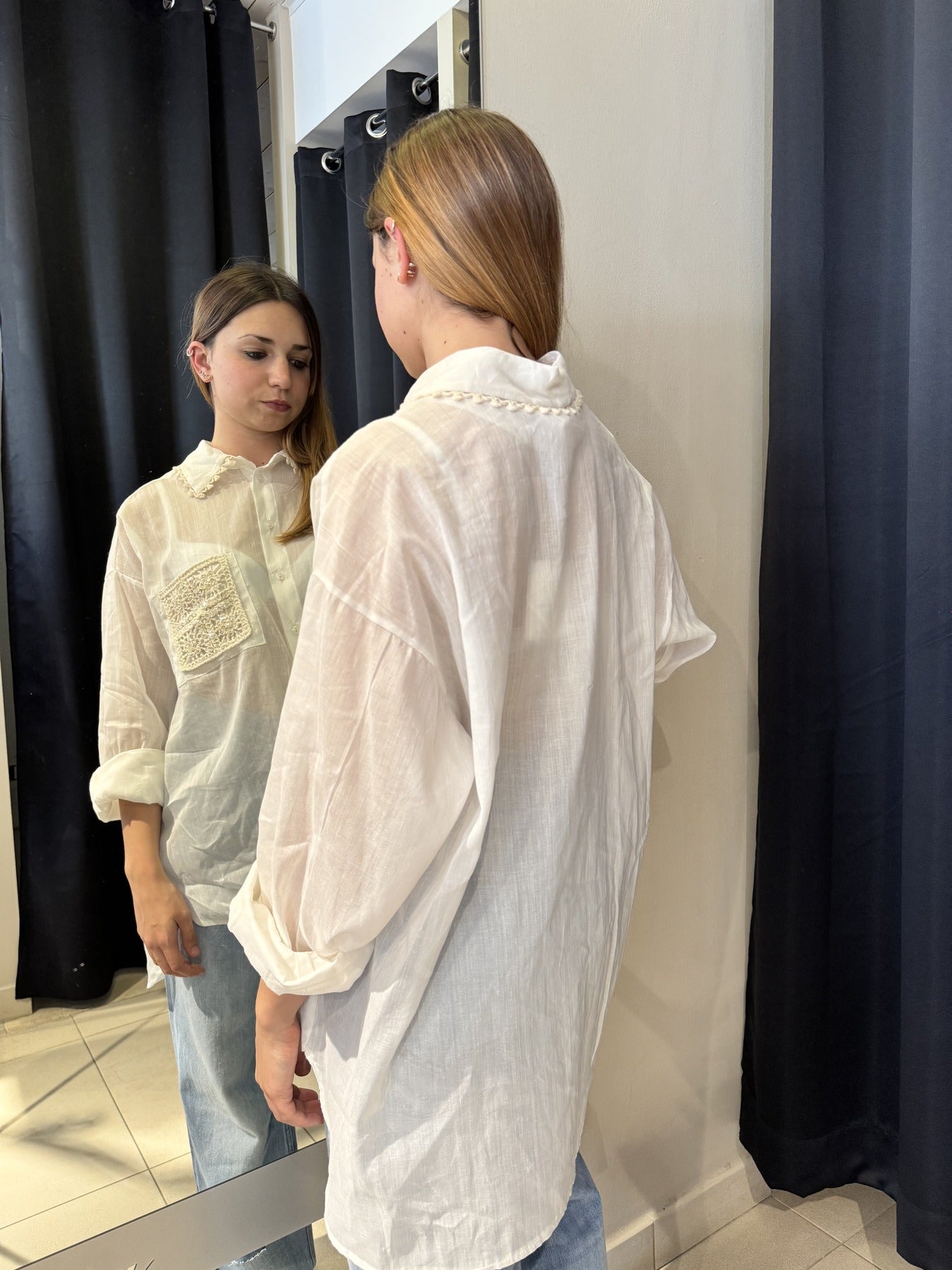 Camicia Bianca Oversize Con Tasca Ricamata