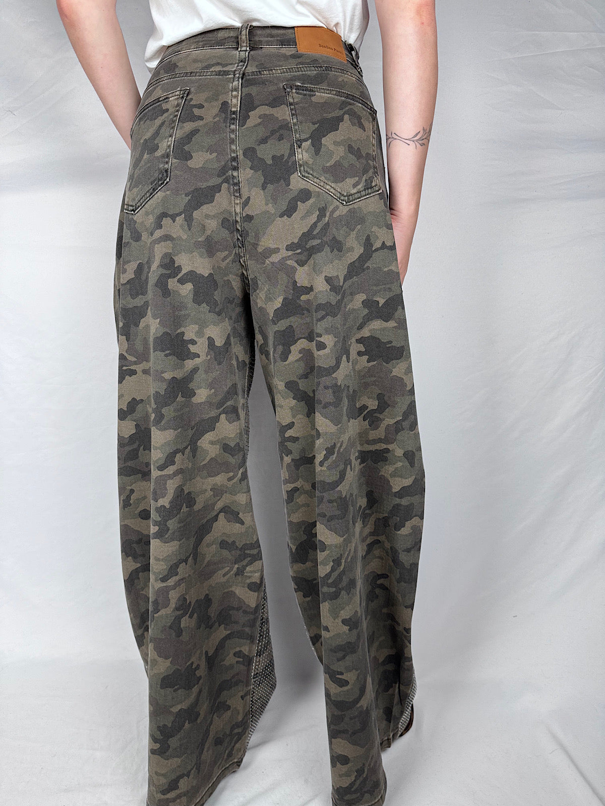 Jeans Camouflage Con Strass Armonia Militare