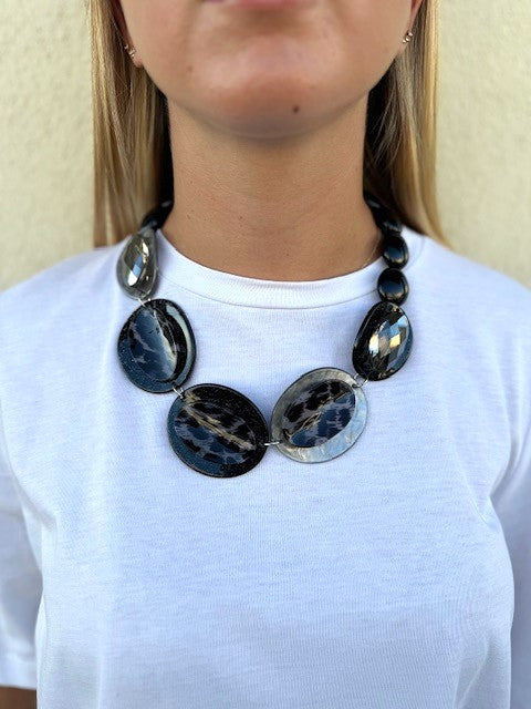 Collana Girocollo Fantasia Animalier Nero Abbigliamento Armonia