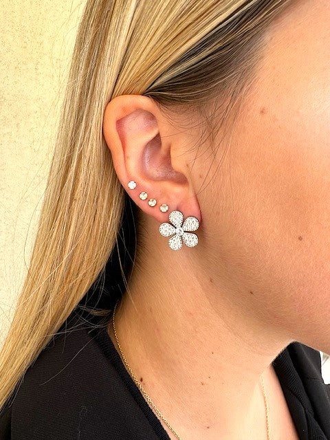 Orecchini a Fiore Silver Abbigliamento Armonia